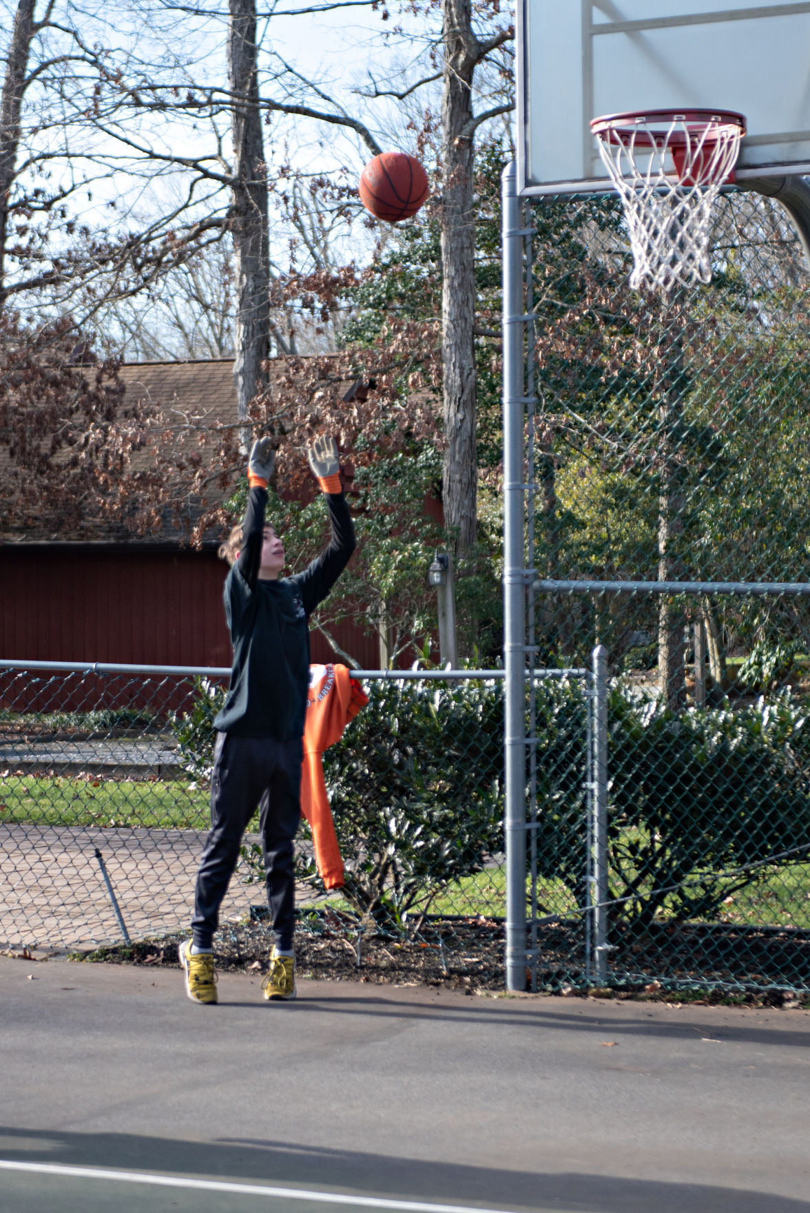 010321_nws_50hoopsclub